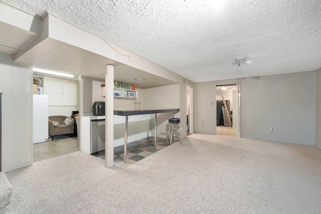 48 Franklin Drive SE Calgary AB T2H0T9