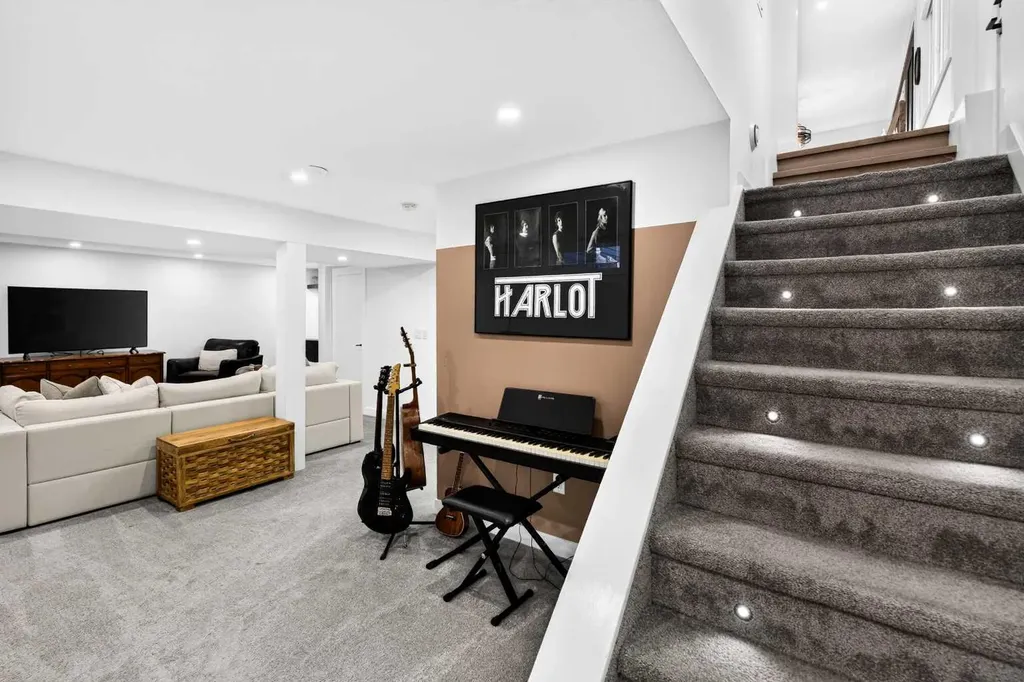 9512 Academy Drive SE Calgary AB T2J 1A7
