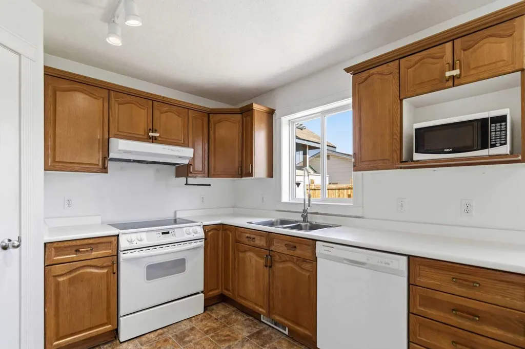 130 St. Laurent Way Fort Mcmurray AB T9K2K2