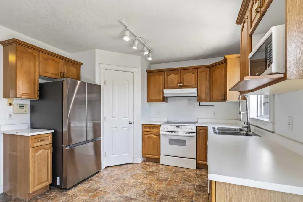 130 St. Laurent Way Fort Mcmurray AB T9K2K2