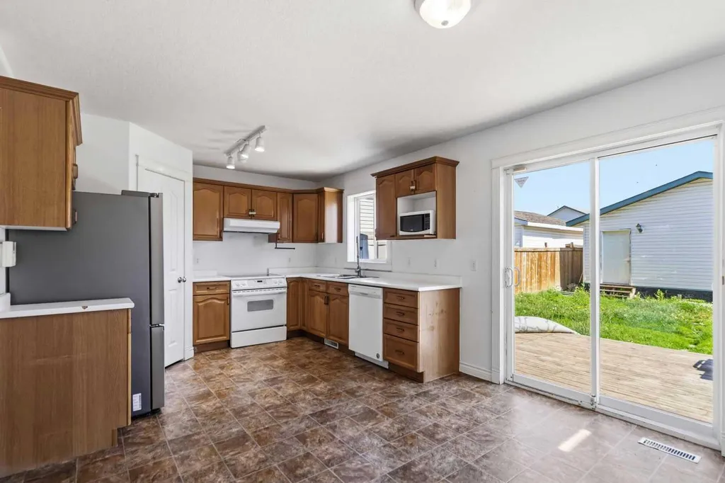 130 St. Laurent Way Fort Mcmurray AB T9K2K2