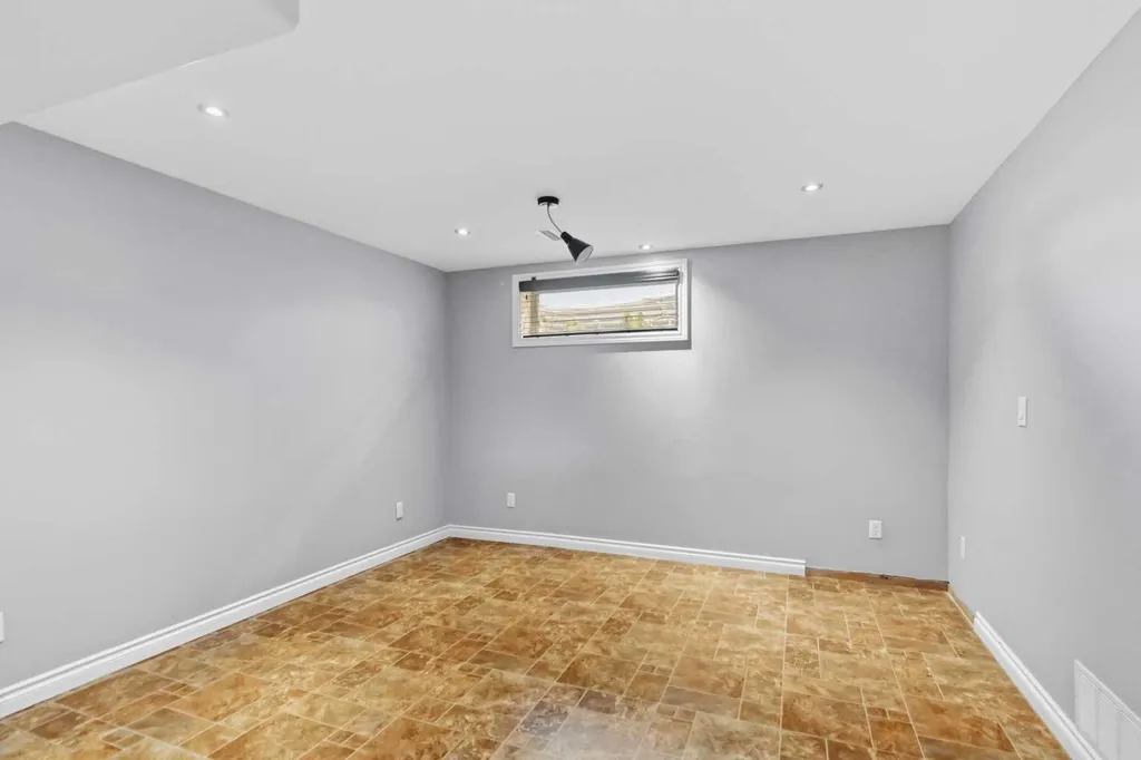 130 St. Laurent Way Fort Mcmurray AB T9K2K2