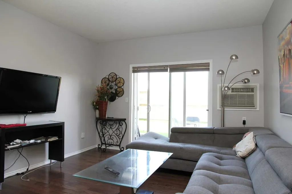 6608 42 Street Lloydminster AB T9V 3L1