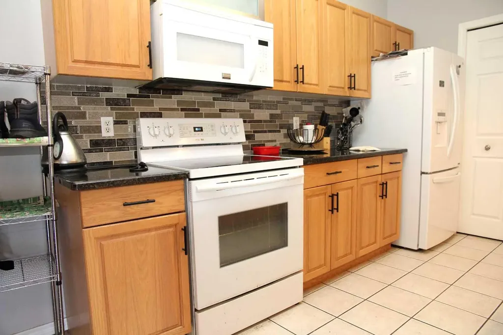 6608 42 Street Lloydminster AB T9V 3L1
