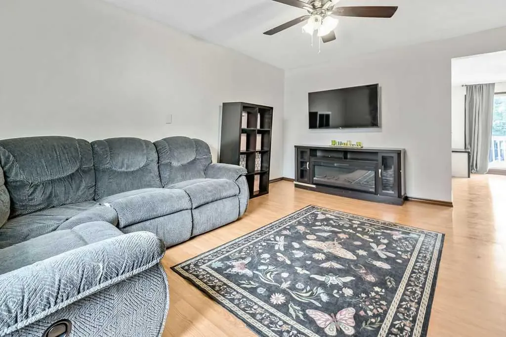 311 Penbrooke Crescent SE Calgary AB T2A 3T6