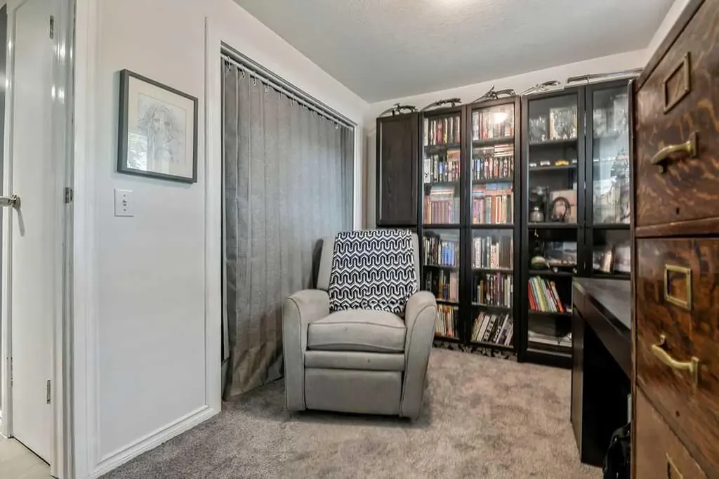 311 Penbrooke Crescent SE Calgary AB T2A 3T6