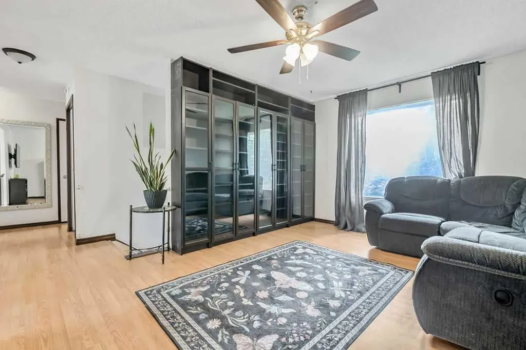 311 Penbrooke Crescent SE Calgary AB T2A 3T6