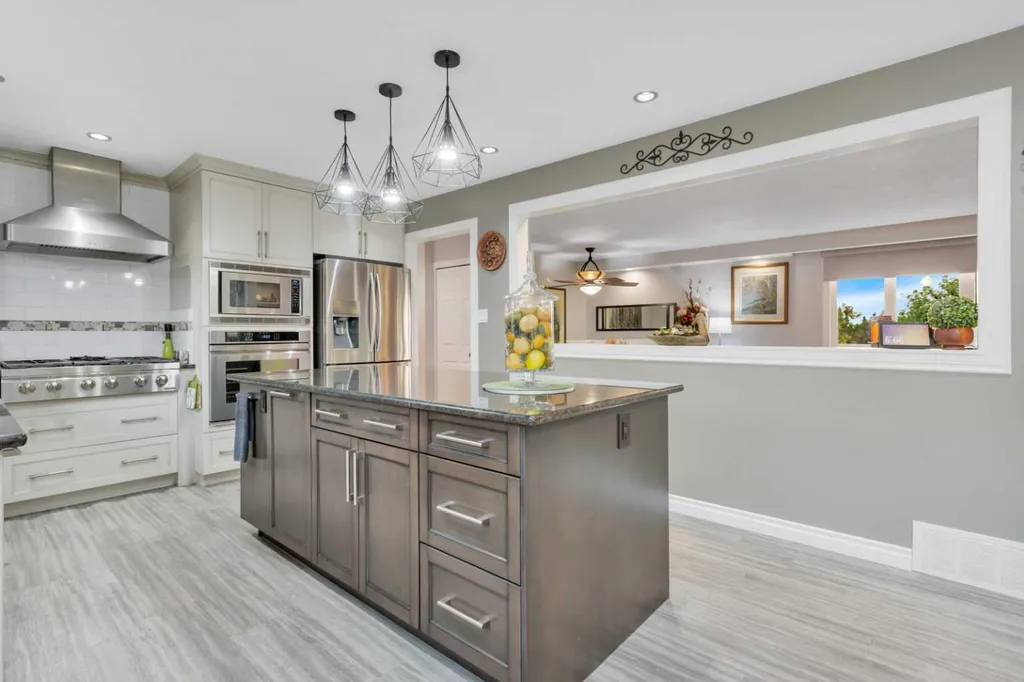 5323 53 Street Rocky Mountain House AB T4T 1G9