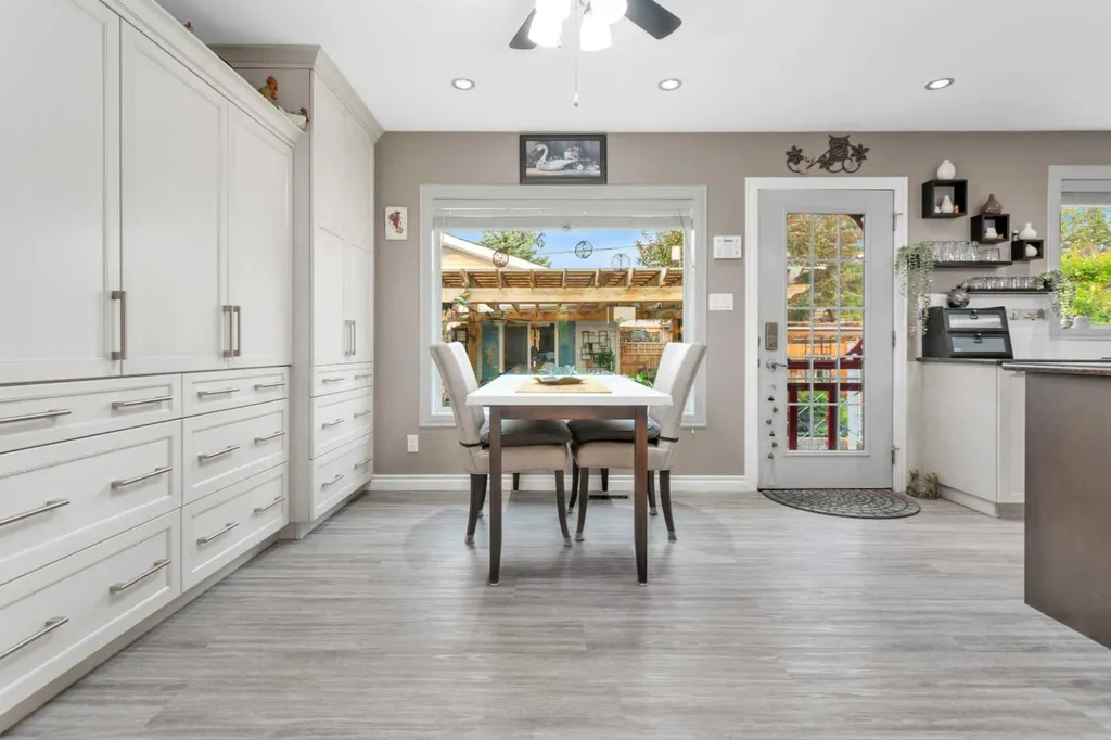 5323 53 Street Rocky Mountain House AB T4T 1G9