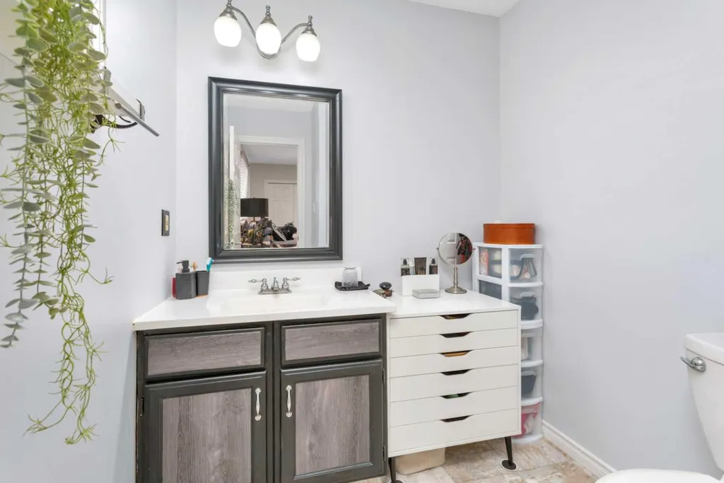 5323 53 Street Rocky Mountain House AB T4T 1G9