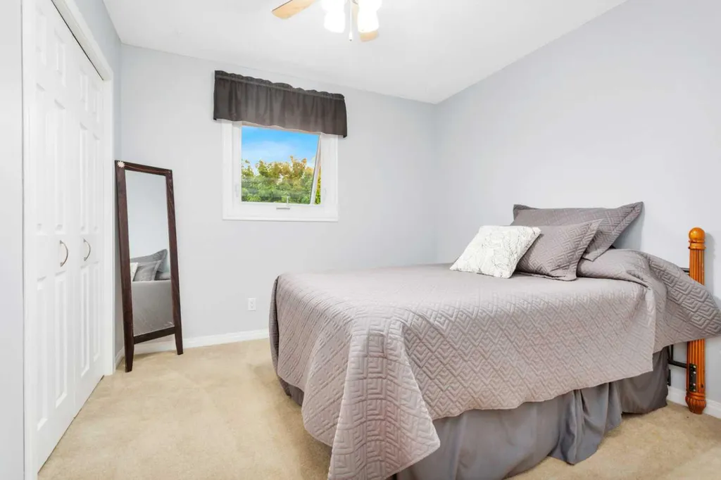 5323 53 Street Rocky Mountain House AB T4T 1G9