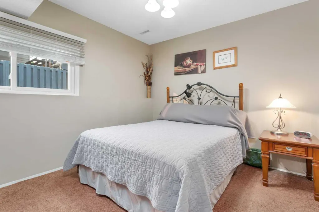 5323 53 Street Rocky Mountain House AB T4T 1G9