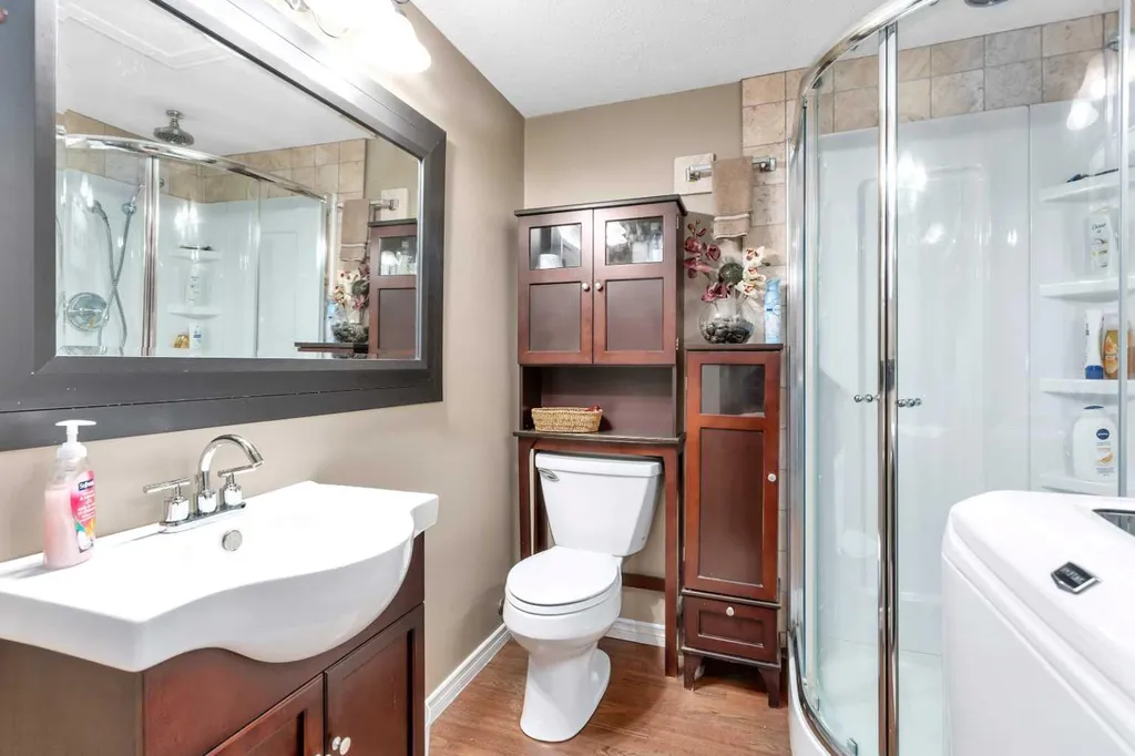 5323 53 Street Rocky Mountain House AB T4T 1G9