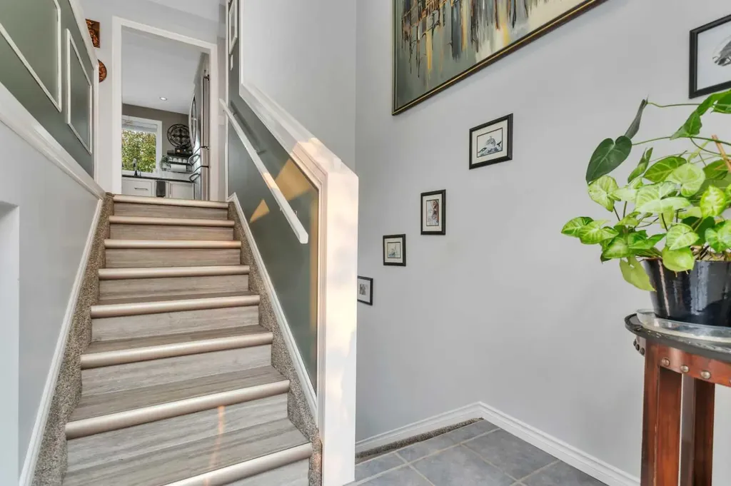 5323 53 Street Rocky Mountain House AB T4T 1G9