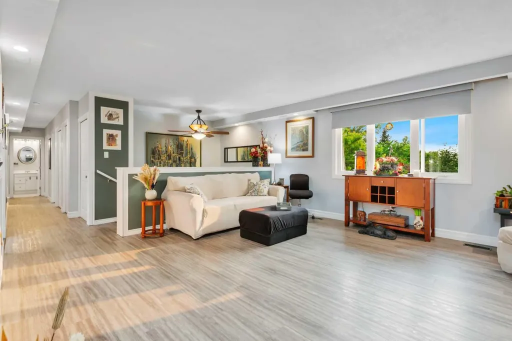5323 53 Street Rocky Mountain House AB T4T 1G9