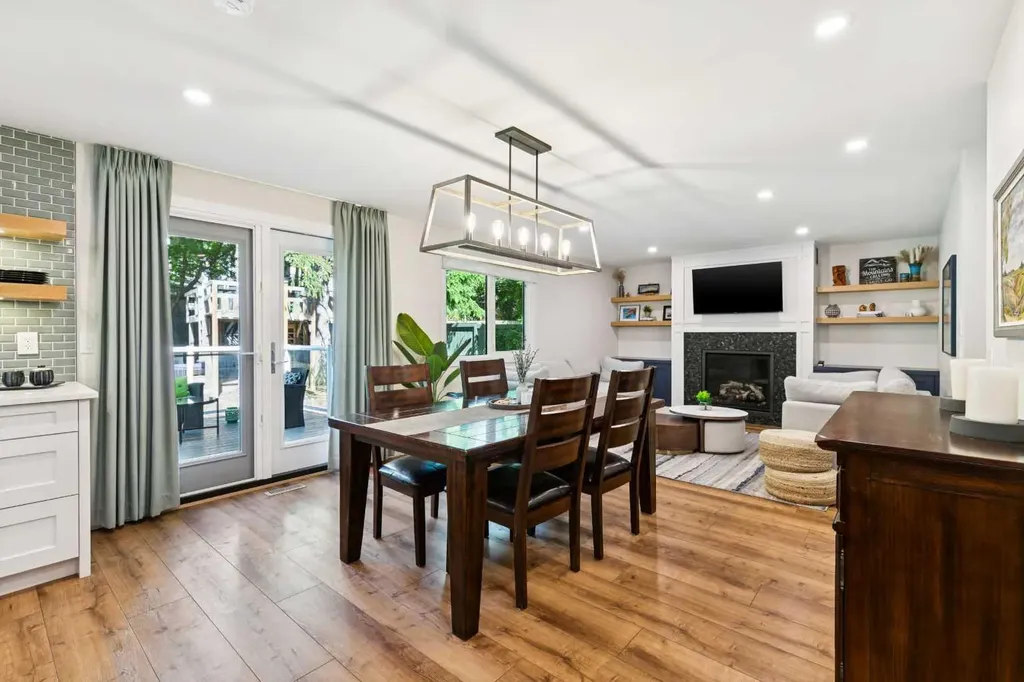 272 Woodfield Road SW Calgary AB T2W5P6
