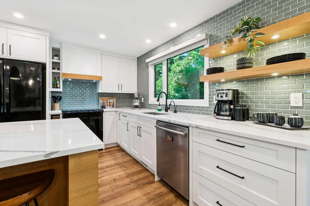 272 Woodfield Road SW Calgary AB T2W 3V9