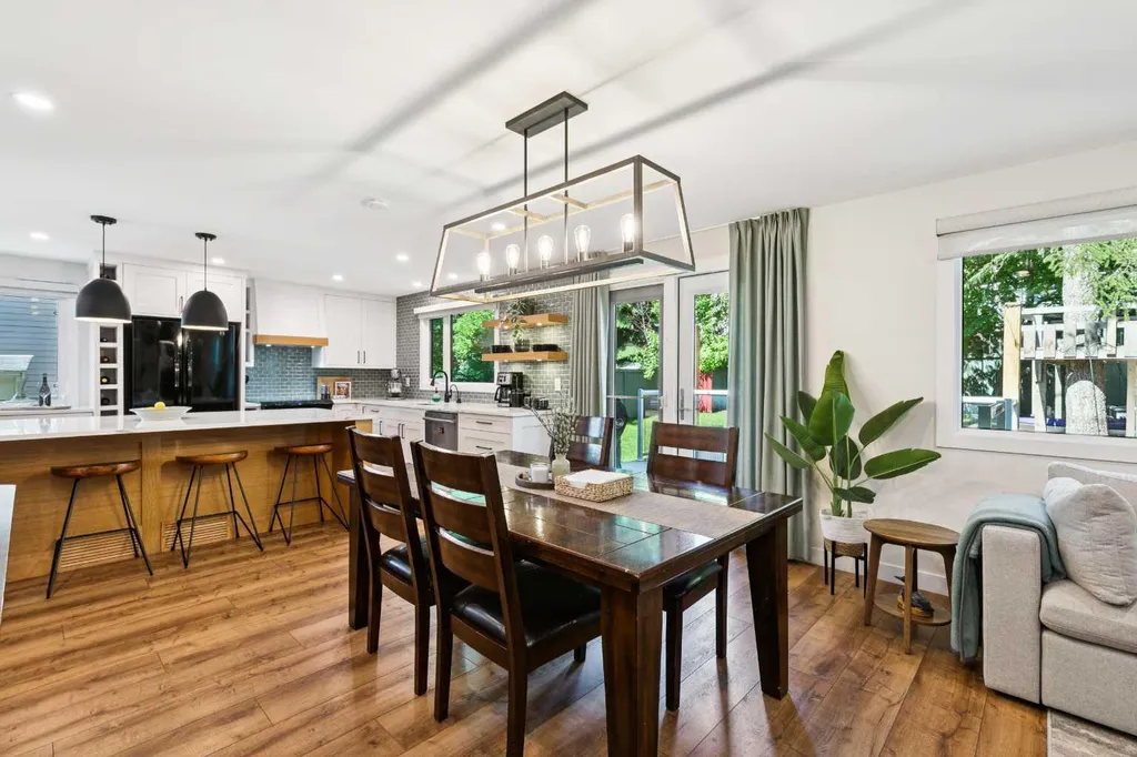 272 Woodfield Road SW Calgary AB T2W5P6