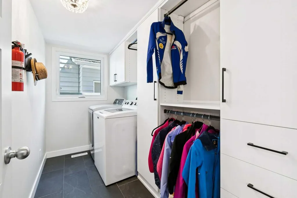 272 Woodfield Road SW Calgary AB T2W5P6