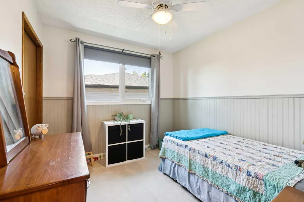 272 Woodfield Road SW Calgary AB T2W 3V9