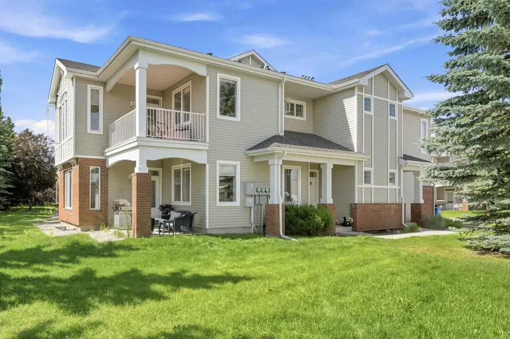 8000 Wentworth Drive SW Calgary AB T3H 5K9