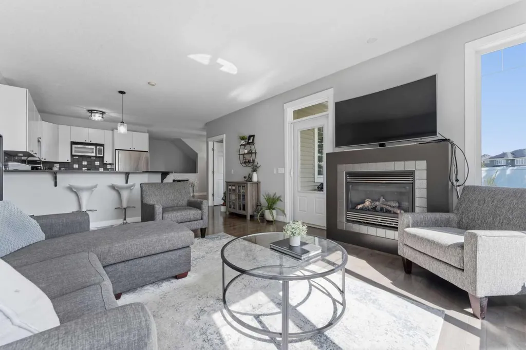 8000 Wentworth Drive SW Calgary AB T3C 0A2