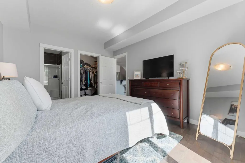 8000 Wentworth Drive SW Calgary AB T3H 5K9