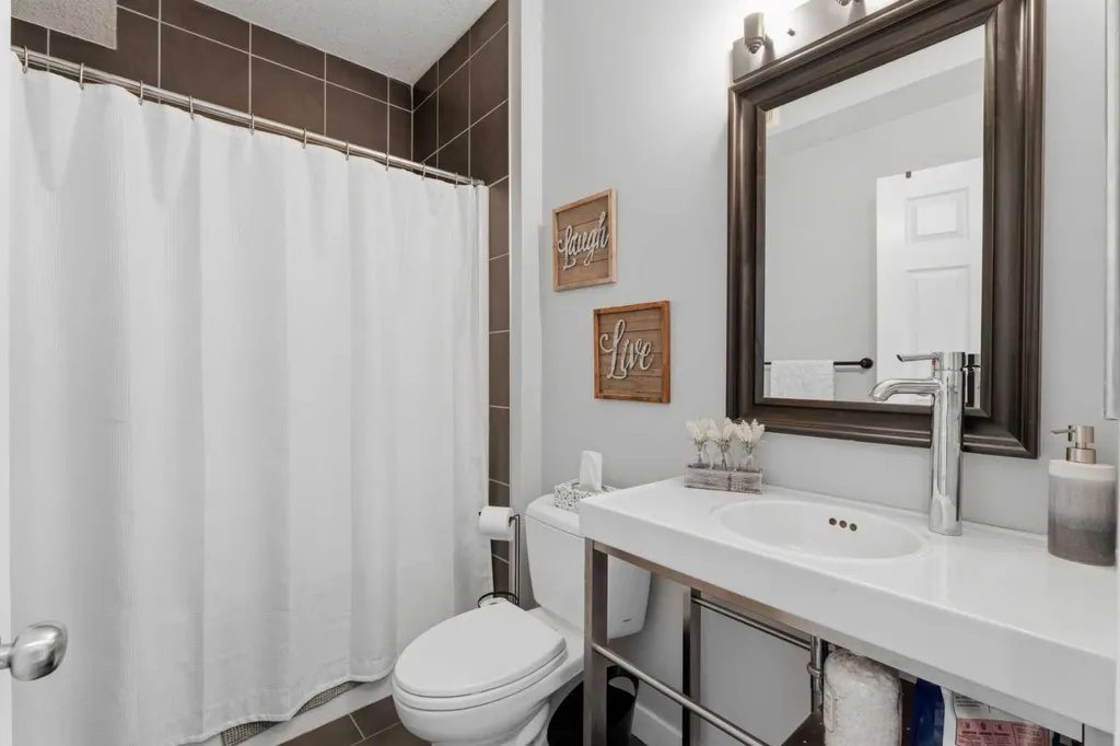8000 Wentworth Drive SW Calgary AB T3H 5K9