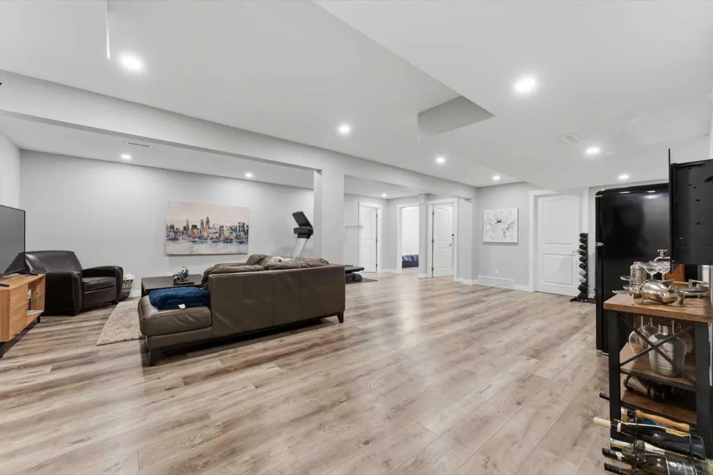 8000 Wentworth Drive SW Calgary AB T3C 0A2