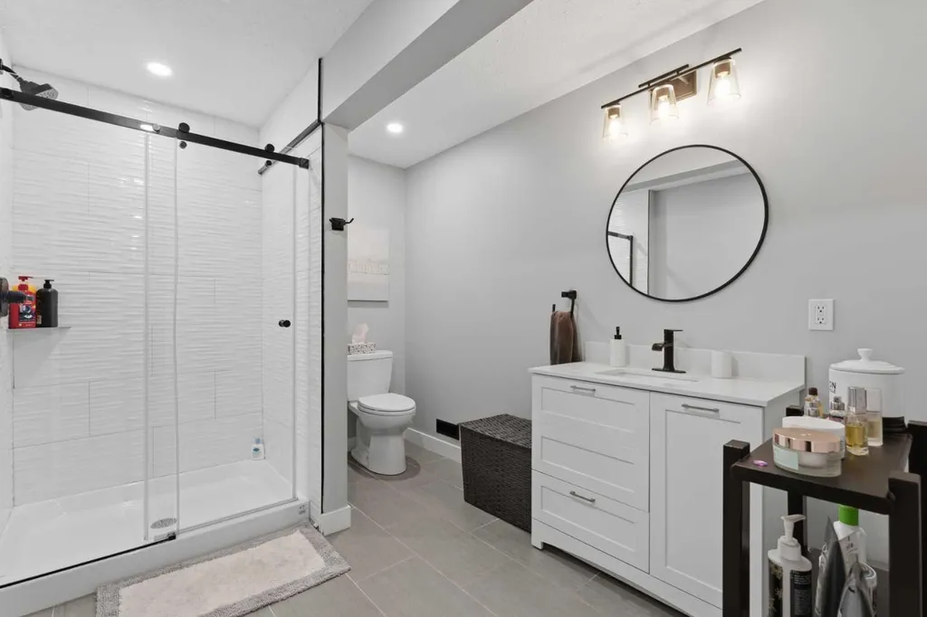 8000 Wentworth Drive SW Calgary AB T3C 0A2