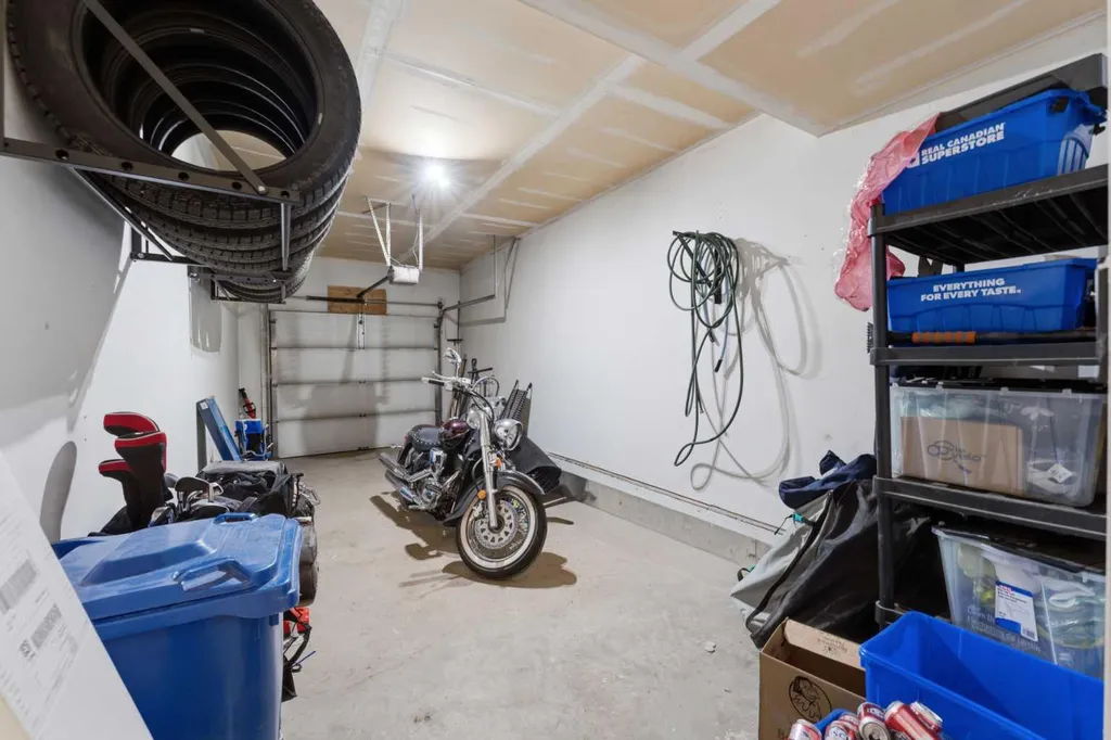 8000 Wentworth Drive SW Calgary AB T3C 0A2