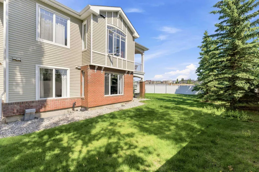 8000 Wentworth Drive SW Calgary AB T3H 5K9