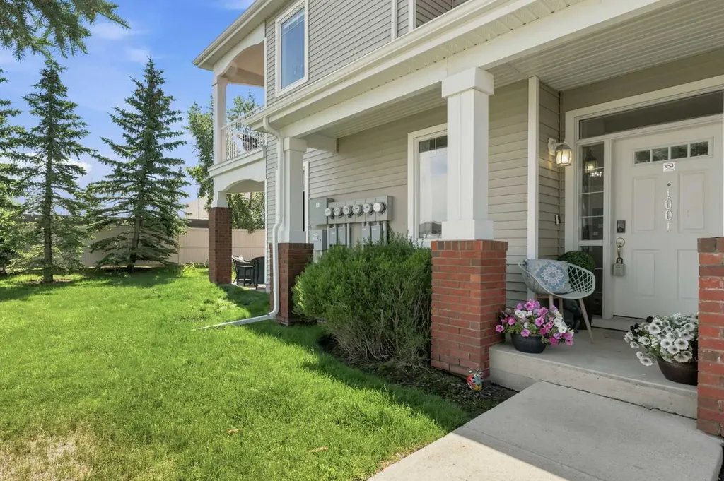 8000 Wentworth Drive SW Calgary AB T3C 0A2