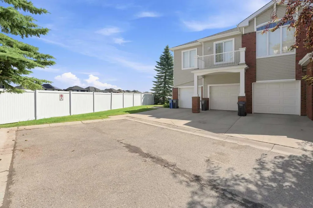 8000 Wentworth Drive SW Calgary AB T3C 0A2