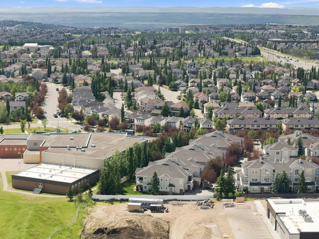 8000 Wentworth Drive SW Calgary AB T3H 5K9