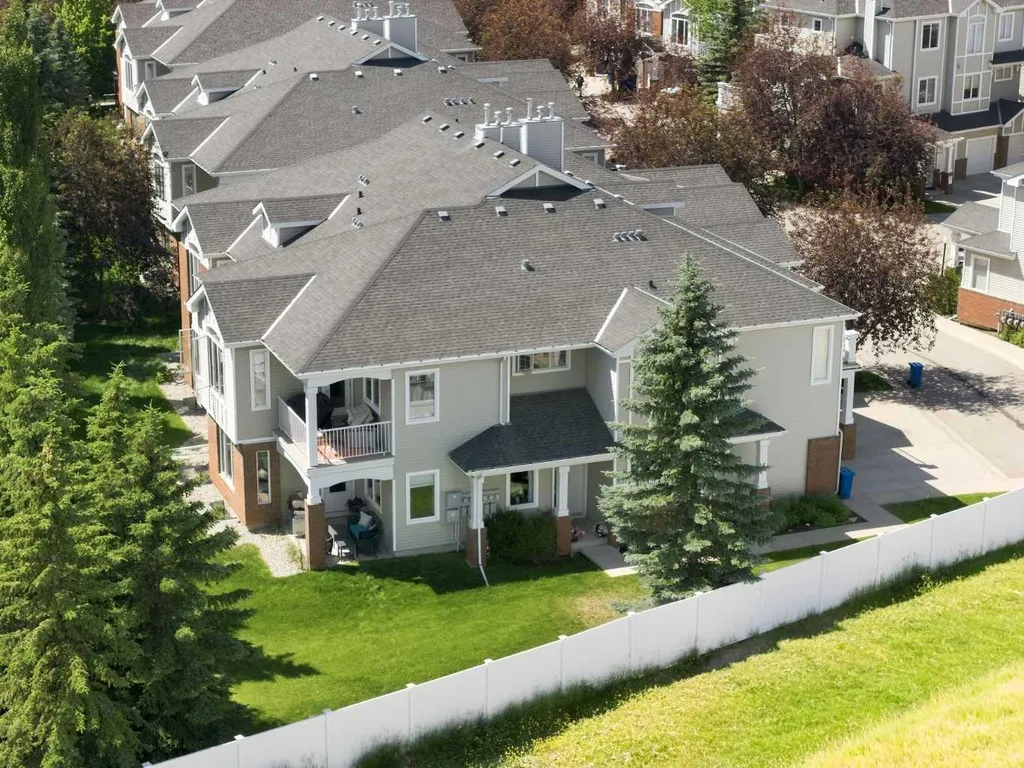 8000 Wentworth Drive SW Calgary AB T3C 0A2