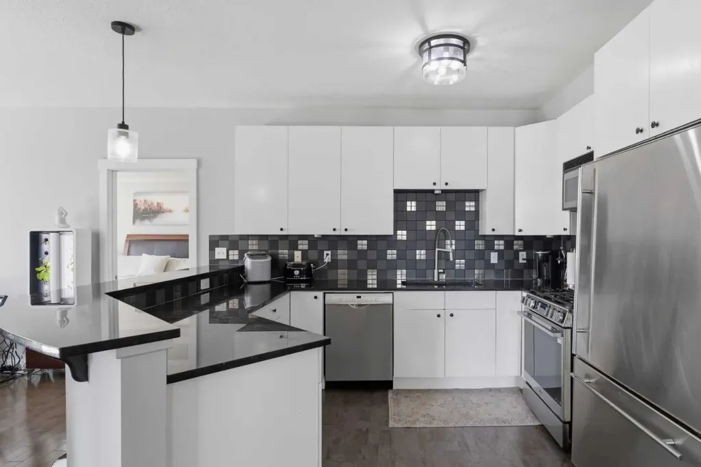 8000 Wentworth Drive SW Calgary AB T3C 0A2