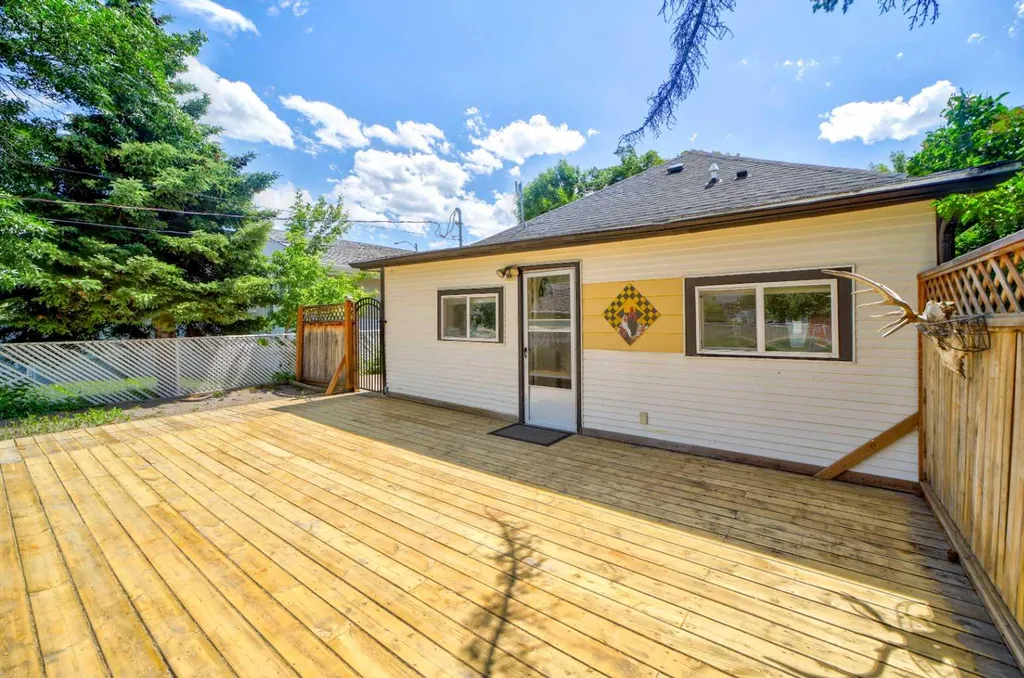 727 Mcdougall Street Pincher Creek AB T0K 1W0