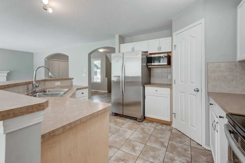 27 Bridlerange Circle SW Calgary AB T2Y5H4
