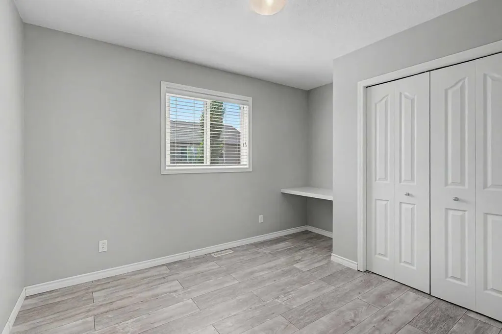 27 Bridlerange Circle SW Calgary AB T2Y5H4
