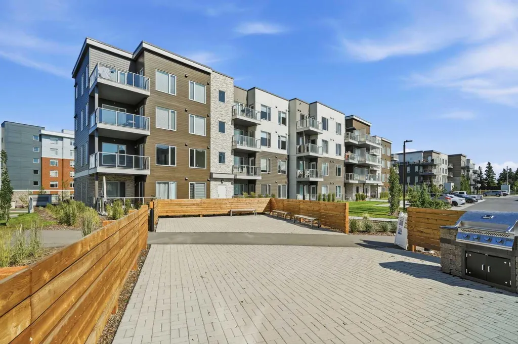 700 Shawnee Square SW Calgary AB T2Y0T6