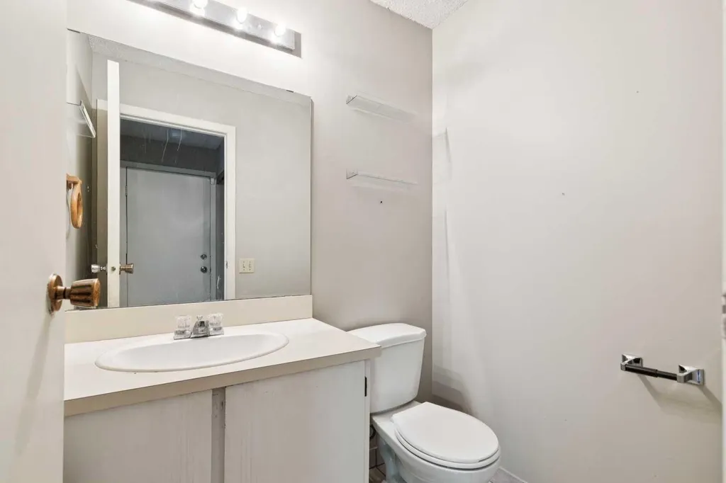 864 Queensland Drive SE Calgary AB T2J 6E6