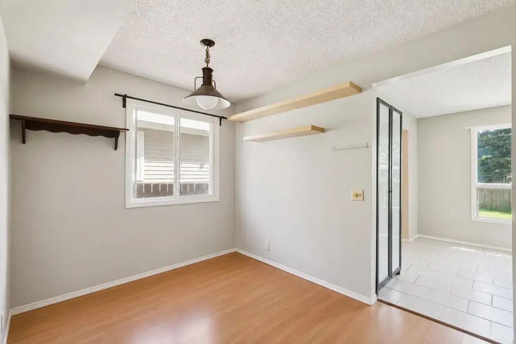 864 Queensland Drive SE Calgary AB T2J 6E6