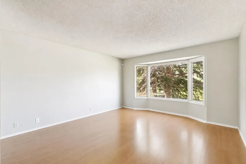 864 Queensland Drive SE Calgary AB T2J 6E6