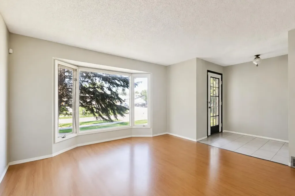 864 Queensland Drive SE Calgary AB T2J 6E6