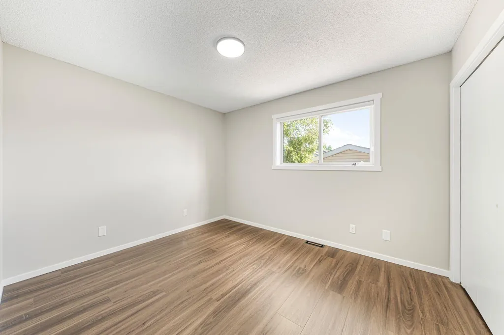 190 Coverdale Road NE Calgary AB T3K4J7