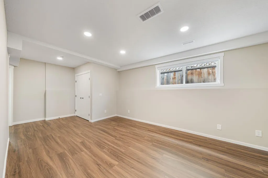190 Coverdale Road NE Calgary AB T3K4J7