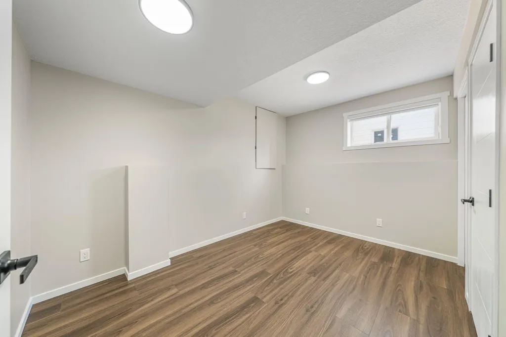 190 Coverdale Road NE Calgary AB T3K4J7