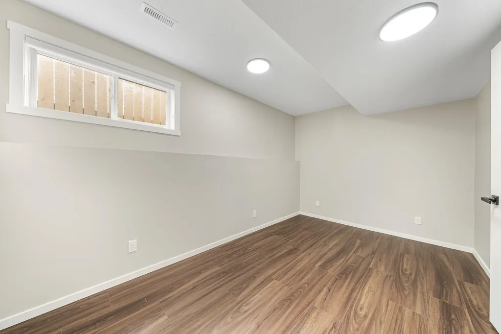190 Coverdale Road NE Calgary AB T3K4J7
