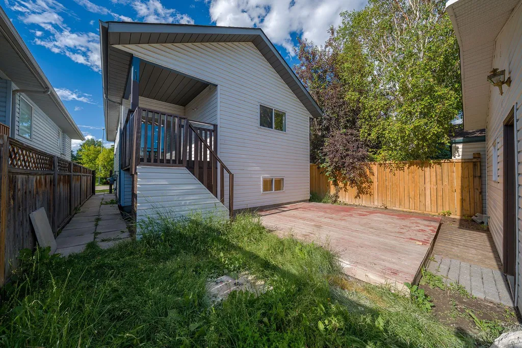 190 Coverdale Road NE Calgary AB T3K4J7